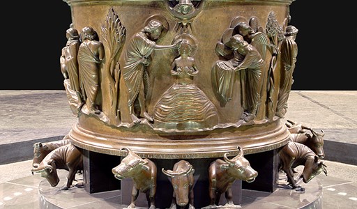 &#192; la d&#233;couverte du centre historique + fonts baptismaux