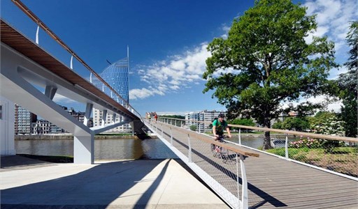 [ToTrad DE] un tram des lieux des personnalit&#233;s