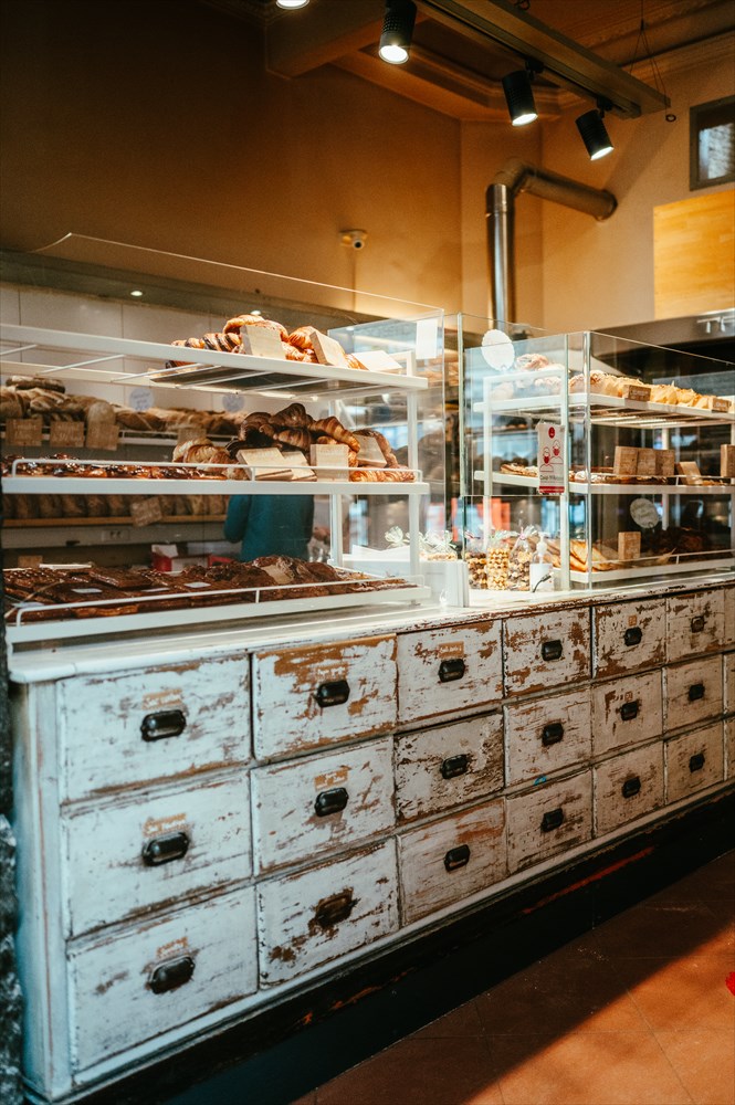 Photo de Une gaufrette saperlipopette: la petite boutique/ La boulangerie/ La crème glacée