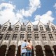 Couple dans la cour du palais des princes évêques de Liège
